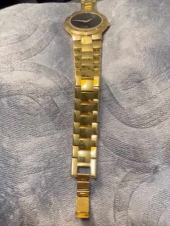 Vintage Gucci 3300L Series Quartz Watch, 18 karat main image 4